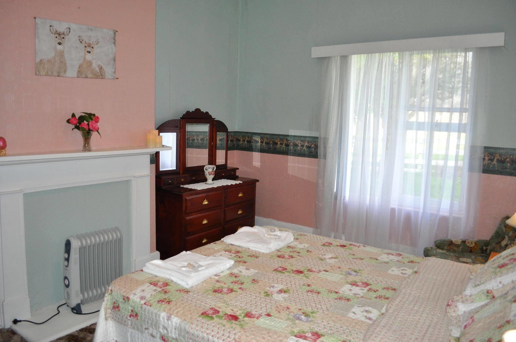 Roslyn House Bed & Breakfast Bushy Park 외부 사진